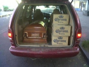funny-funeral-beer-hearse-picture