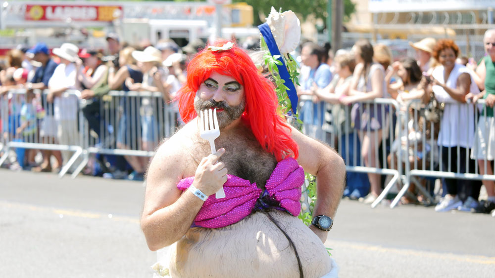 You better believe that's Bear-ial the Little Mermaid and he was a fucking hit! (bedfordandbowery.com)